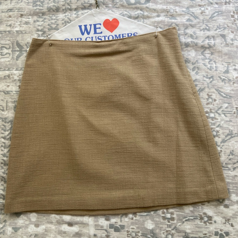 Club Monaco tan skirt; size 8